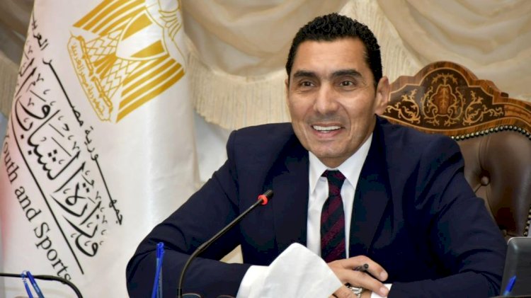 وزير الرياضة يتواصل هاتفياً مع نورا عصام وفريال أشرف للاطمئنان على حالتهما الصحية