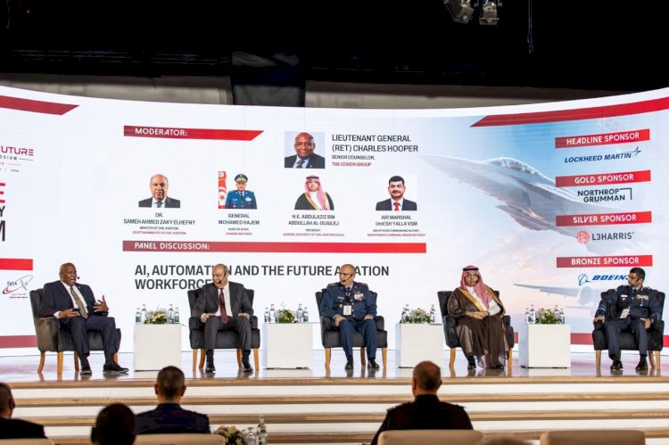 وزير الطيران المدني يشارك في منتدى «Aerospace Future Technology Symposium»