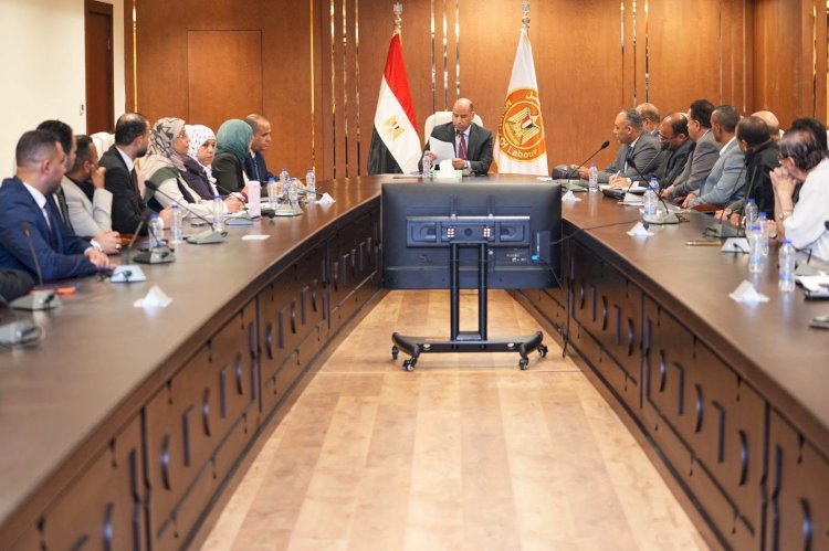 وزير العمل يمنح شركات إلحاق عمالة بالخارج مهلة 6 أشهر لتوفيق أوضاعه
