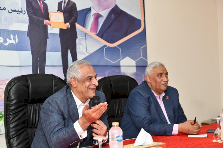 وزير الدولة للإنتاج الحربي يتابع انتظام العملية الإنتاجية ويؤكد أهمية توفير بيئة عمل آمنة