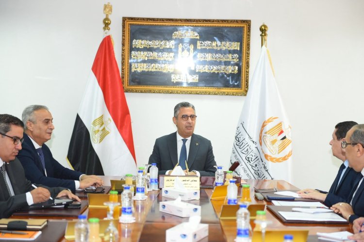 وزير التموين يوجه بتكثيف ضخ السلع الأكثر إقبالًا وسرعة إعادة الإمداد وفق معدلات الطلب