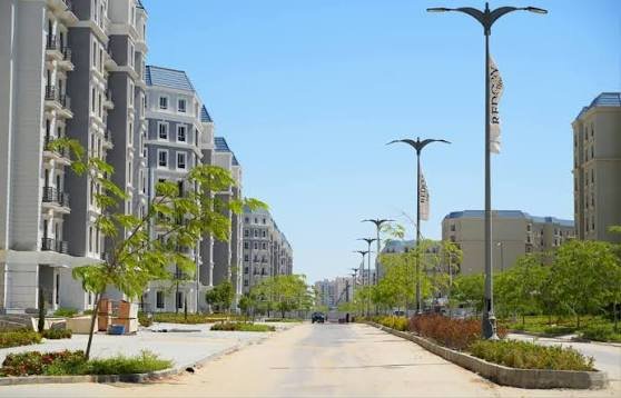 وزيرة الإسكان تتابع موقف تنفيذ عدد من المشروعات والخدمات بمدينة العلمين الجديدة