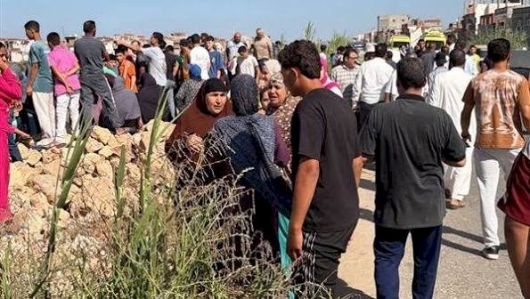 مصرع سائق إثر انقلاب سيارة سرفيس بترعة المحمودية بالبحيرة