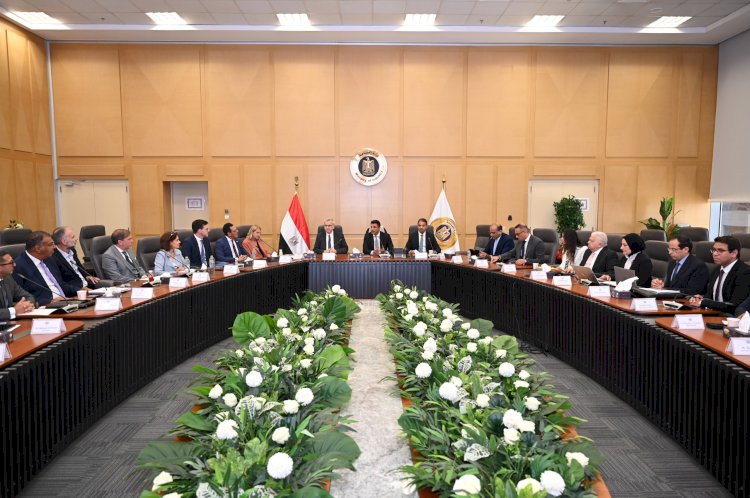 وزارة الصناعة تستضيف مائدة مستديرة للشركات الألمانية لبحث خططها التوسعية وتحدياتها وسبل حلها