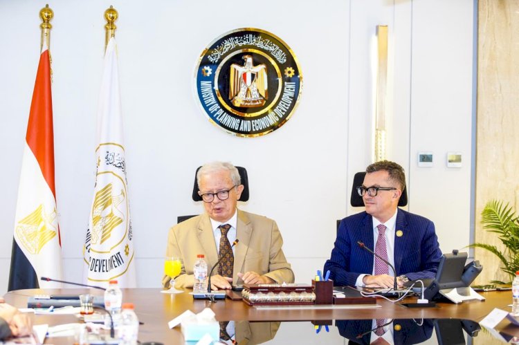 وزير التخطيط يبحث مع بنك الاستثمار الأوروبي التوسع في "التمويل المبتكر" وآليات ضمان البنية التحتية