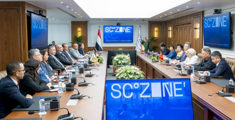 رئيس اقتصادية قناة السويس يبحث مع مسؤول صيني تعزيز التعاون الصناعي والاستثماري وجذب المزيد من الاستثمارات إلى المنطقة