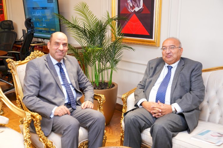 وزير العمل يبحث مع رئيس «الوطنية لمكافحة الهجرة غير الشرعية» توفير بدائل آمنة للشباب وتعزيز التدريب والتشغيل