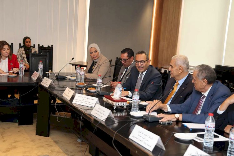 رجال الأعمال تبحث مع جهاز تنمية المشروعات زيادة التمويل ودعم الصناعات الصغيرة