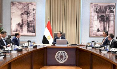 رئيس الوزراء يتابع موقف زيادة مخزون السلع الاستراتيجية واستقرار الأسواق بالتنسيق بين مختلف الجهات