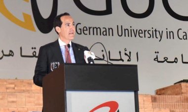الرئيس التنفيذي لهيئة الاستثمار يشارك في حفل تخرج دفعة جديدة من الجامعة الألمانية