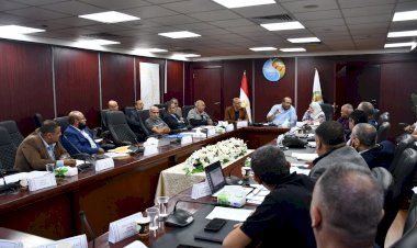 مع توليه المسؤولية.. رئيس مياه الشرب بالجيزة يعقد اجتماعًا موسعًا لمتابعة منظومة العمل