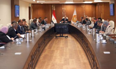 وزير العمل يبحث تعديلات قانون المنظمات النقابية العمالية وتشكيل لجان متخصصة لتعزيز الحوار الاجتماعي