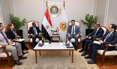 وزير الصناعة يبحث مع سفير كوت ديفوار لدى مصر سبل تعزيز التعاون الصناعي بين البلدين وزيادة الاستثمارات