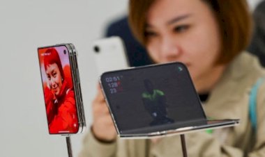 هاتف آبل القابل للطي يثير الجنون.. آيفون ديو يخطف قلوب المستخدمين