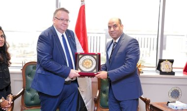 وزير العمل لإيريك أوشلان في ختام مهمته مديرًا لمكتب منظمة العمل الدولية بالقاهرة: مصر ترحب بكم