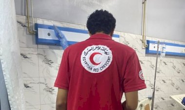 الهلال الأحمر المصري يقدم تدخلات إغاثية لمتضرري حادث "الطريق الأوسطي" باتجاه الضبعة