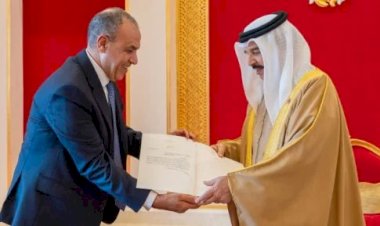 وزير الخارجية يسلم رسالة خطية من السيد الرئيس إلى ملك البحرين