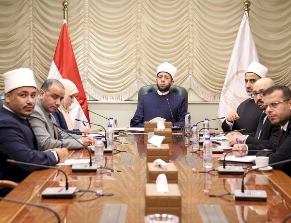 وزير الأوقاف يلتقي المشرفات من الواعظات عبر تقنية الاتصال المرئي لمتابعة العمل الدعوي