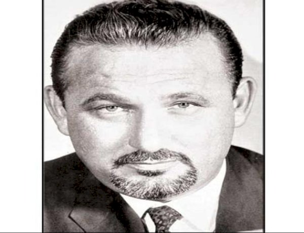 عز الدين ذو الفقار مخرج من زمن الفن الجميل تحل ذكرى ميلاده اليوم