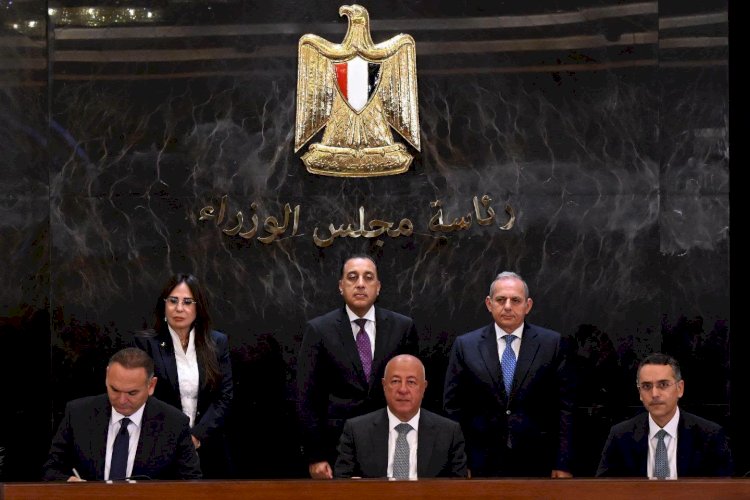 10 مليارات جنيه لشراء وتسويق أصول المجتمعات العمرانية.. رئيس الوزراء يشهد توقيع عقود التمويل