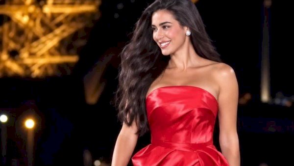 سر جملة يوم الخميس فى فيلم " مطلوب عائليا" التى ترددها ياسمين صبرى