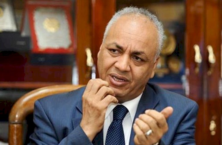 لو عديت البحر إحنا معاك ووراك.. مصطفى بكري يوجه رسالة للرئيس السيسي