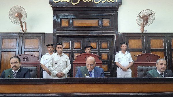 جنايات أسيوط تقضي بالمشدد 10 سنوات وغرامة 50 ألف جنيه لتاجر حشيش بأسيوط