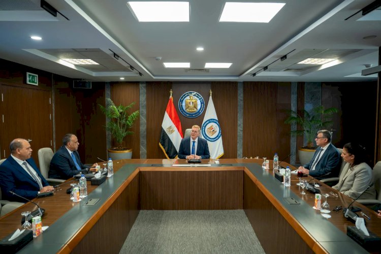 وزير البترول يتابع مع المجلس التنفيذي لهيئة البترول خطط زيادة الإنتاج وتأمين الإمدادات ورفع كفاءة الأداء
