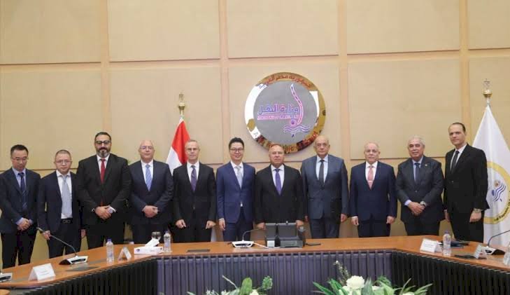 وزير النقل يشهد توقيع مذكرة تفاهم لإنشاء محطة الإسكندرية للصب الجاف غير النظيف بميناء المكس