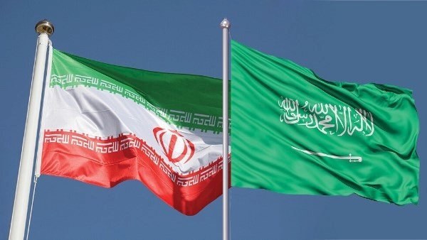 إيران تبدي رغبتها في التوسط لحل الأزمة بين السعودية والفصائل اليمنية