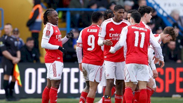 أرسنال يستضيف إيفرتون لمواصلة مطاردة مانشستر سيتي في الدوري الإنجليزي